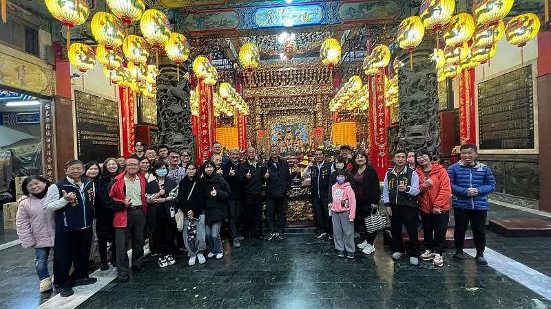 崑大空設系師生因應USR計畫參與「台江廟口文化沙龍」活動,全體合影