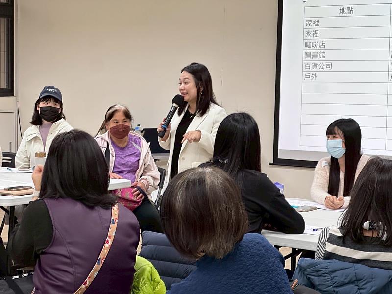 職涯諮詢師趙君穎講課