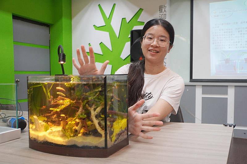 大葉大學藥保系學生展示自己的生態缸