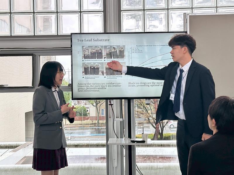 暨大整合語言中心與AI創新教室資源，協助學生透過沉浸式英語發表訓練與科技應用獲得首獎