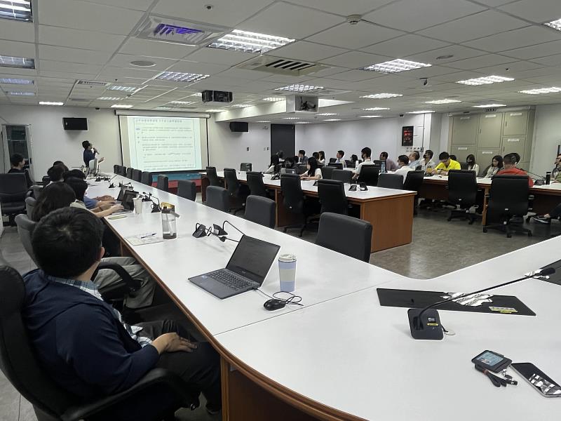 臺灣高雄地方檢察署主任檢察官魏豪勇講授「防範洩密與貪污賄賂」