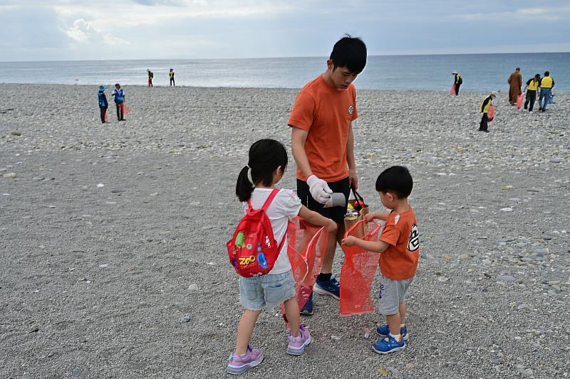 世界地球日！臺19日號召全民淨街淨灘 一起挺地球、愛臺東