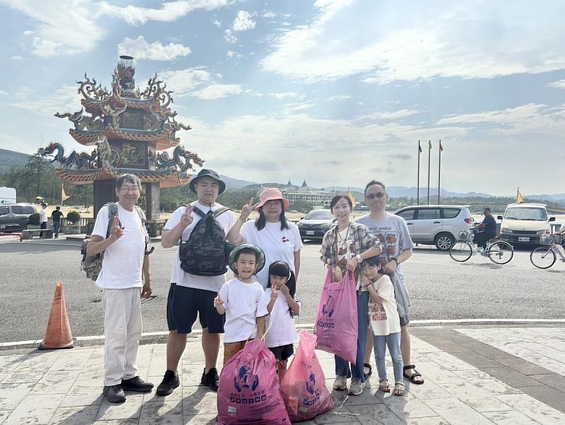 期待更多人透過實際行動，有志一同當環保尖兵。（靈鷲山佛教教團提供）