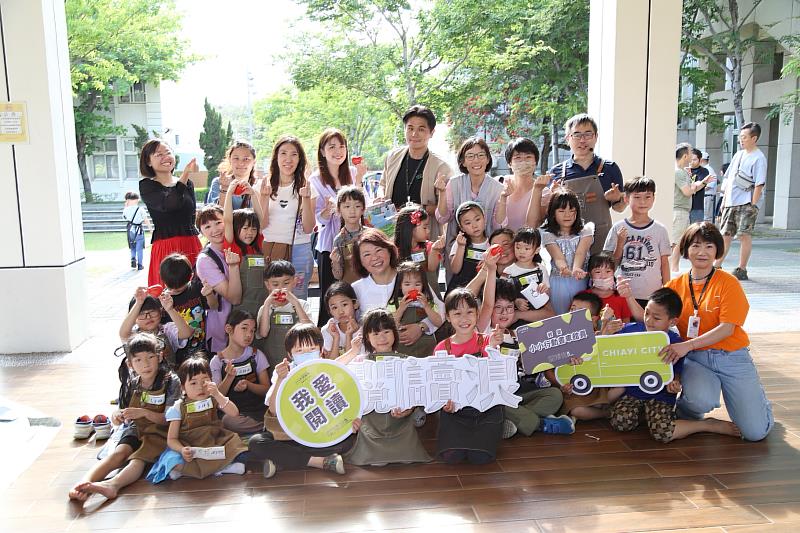 嘉義市「閱讀浪潮」狂襲！「世界閱讀日：+1閱讀浪市集」魅力爆棚