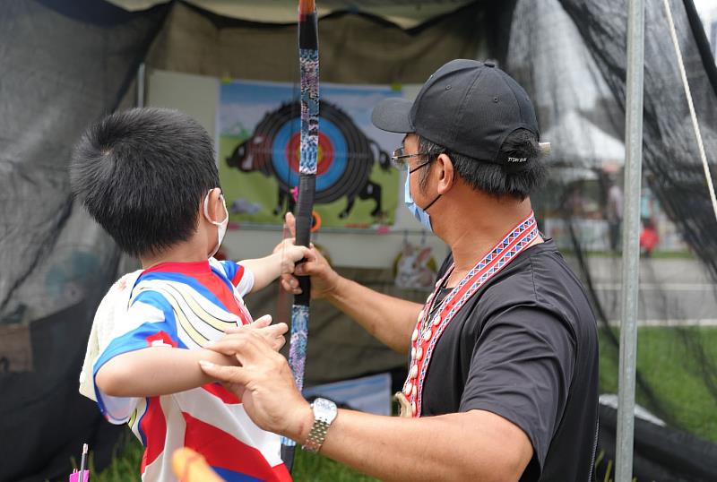 鄒族勇士登陸YOYO嘉年華，獵人體驗營吸引親子熱情參與-1