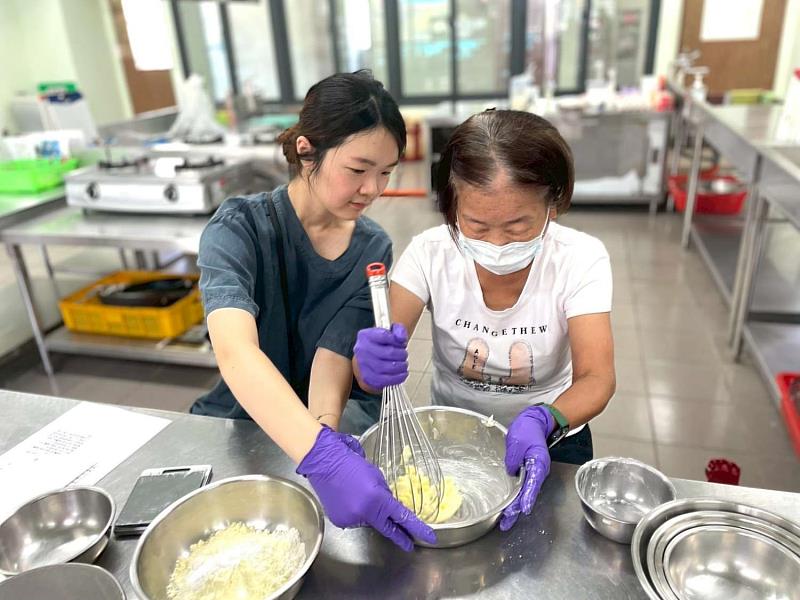 竹市視障生活重建包粽班開課(資料照片)