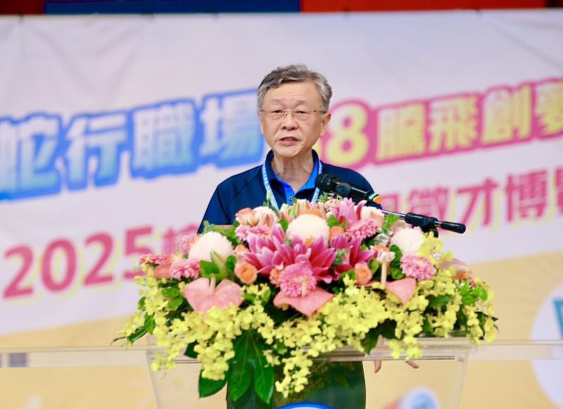 曾鴻鍊執行董事參考哈佛大學等國際一流名校的做法，與校友共同創立《新埔之星》，穩健創造收益，並將盈餘的20%回饋母校，體現「One Team, One Family」的精神。