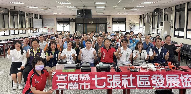 佛光大學社區無人機課程今日開班。