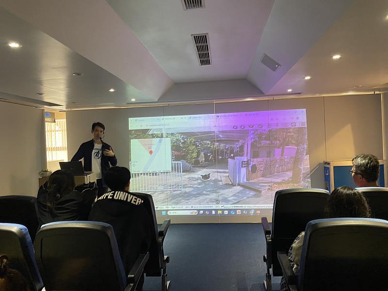 資管系吳國龍老師為長榮中學進行數位觀光導覽研習