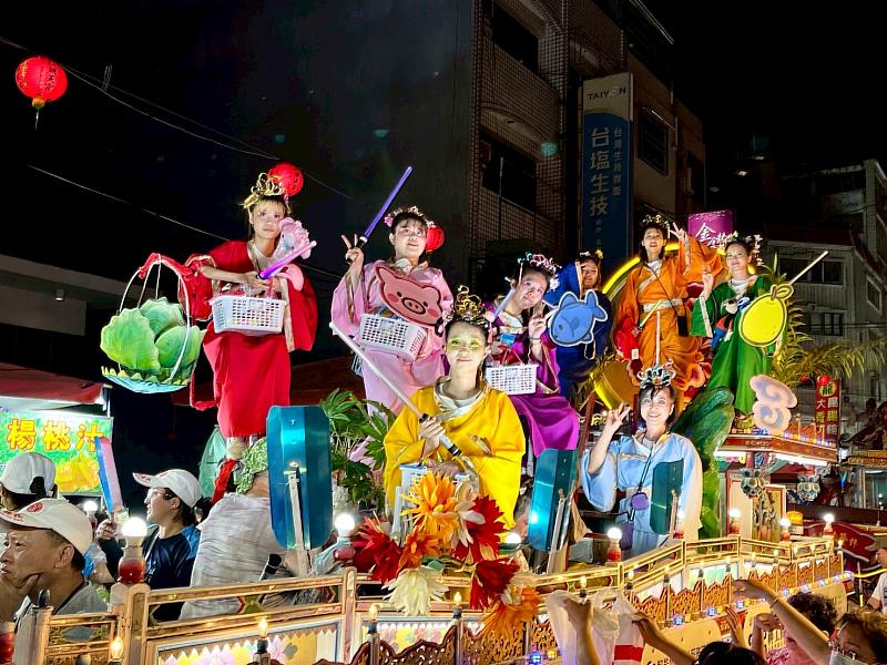 圖3雲科大學生扮演八仙