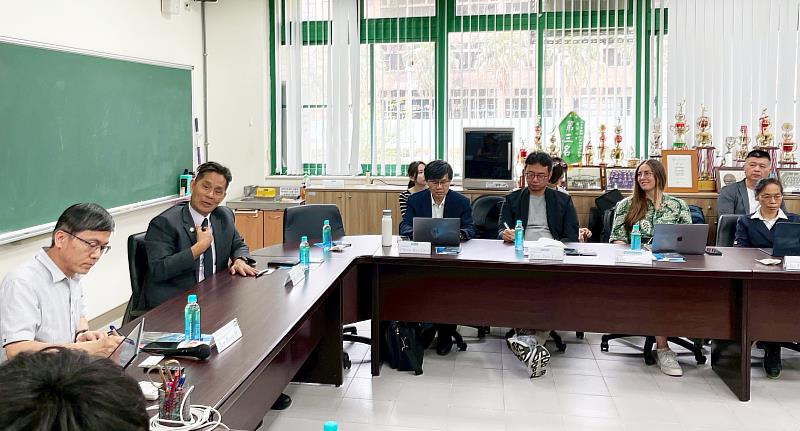 東華大學徐輝明校長致歡迎詞。