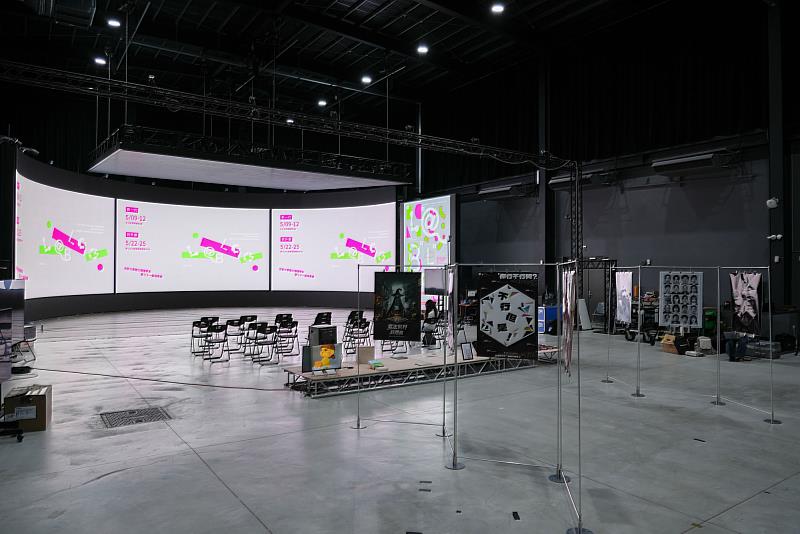 世新大學圖文傳播學系第31屆畢業成果展《L@BLOG》於LVS智能攝製基地隆重揭幕。（世新大學提供）