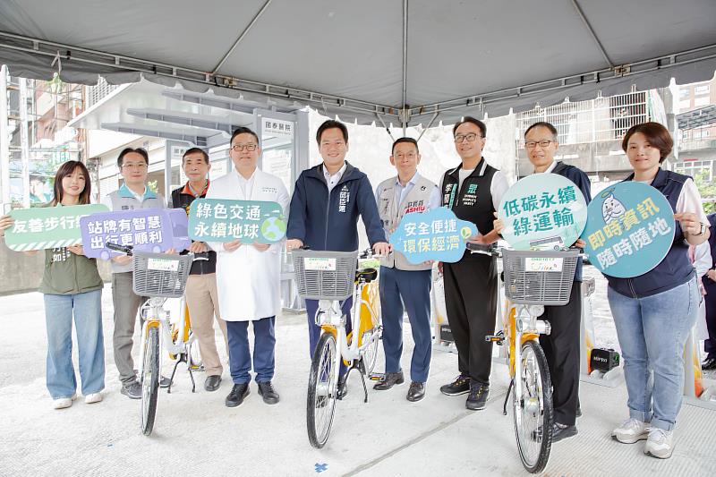 竹市國泰醫院人行道、候車亭、YouBike站完工啟用。