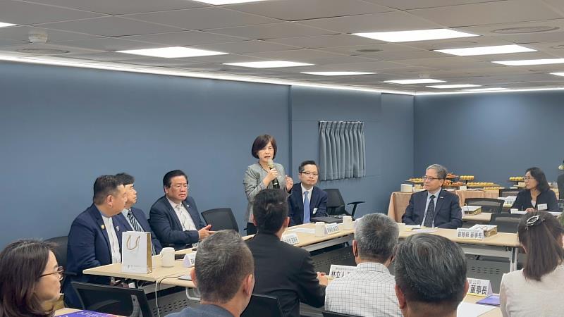 圖：櫃買中心總經理陳麗卿出席創櫃板分享會，說明創櫃板Plus政策新制，鼓勵中小企業積極投入資本市場。
