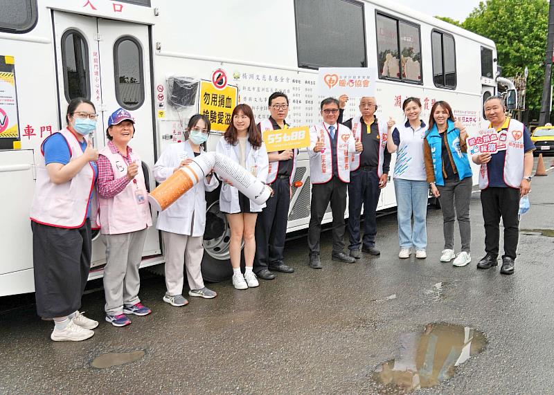 圖一_暖心協會、55688集團台灣大車隊、馬偕醫院、大學眼科共同舉辦暖心健康日