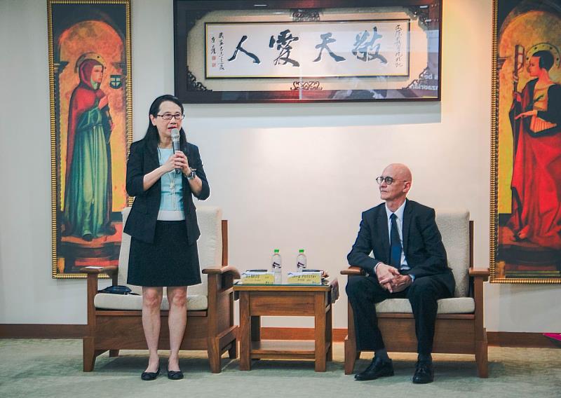 文藻外大莊慧玲校長致歡迎詞