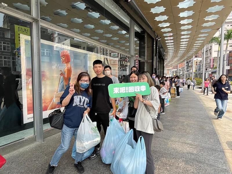 歡迎市民朋友衣起來舊衣回收換好禮。