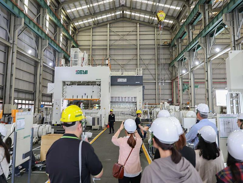 竹市府攜手香山工業區廠商參訪北台智慧製造企業。