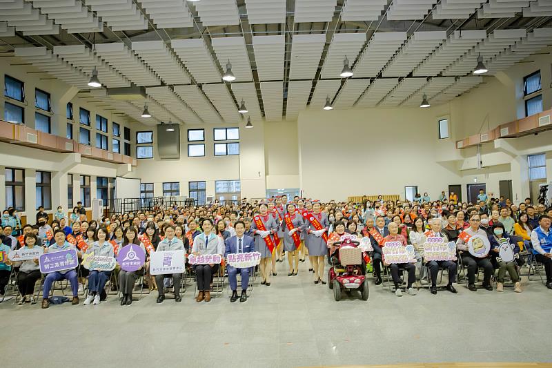 新竹市政府今日辦理「卓越勞動 點亮新竹」表揚典禮。