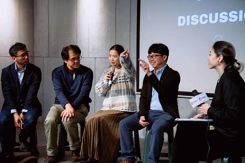 活動由參訓教師輪流發表研習成果,再以對談形式進行交流互動。