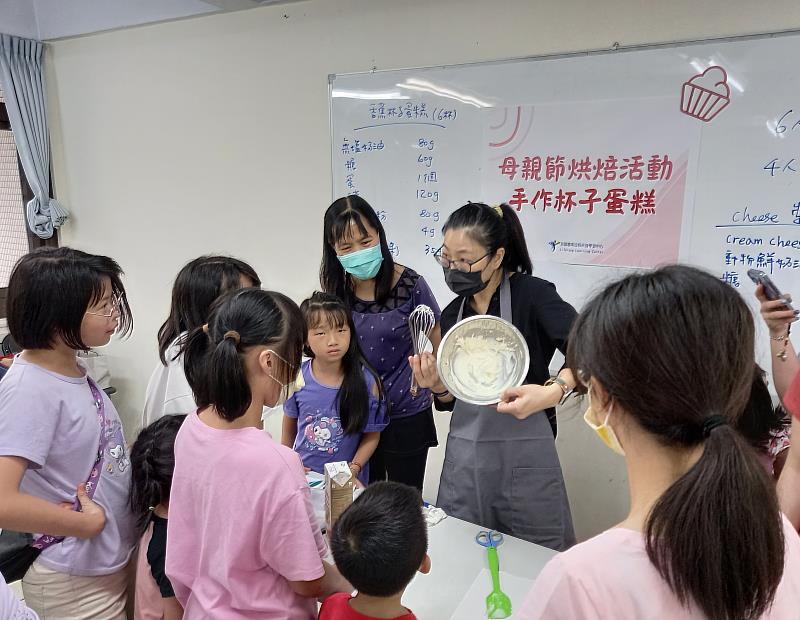 救國團南投縣團委會母親節手作杯子蛋糕活動