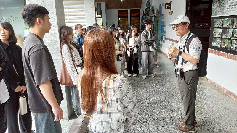 莊鑑吾老師解說太魯閣國家公園因地震和颱風之災後重建。
