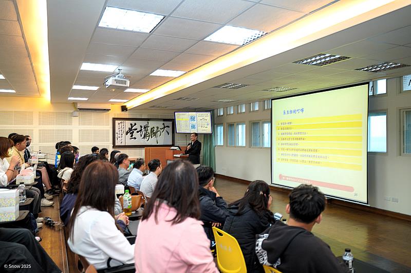 各學系也深入說明未來發展與職涯方向