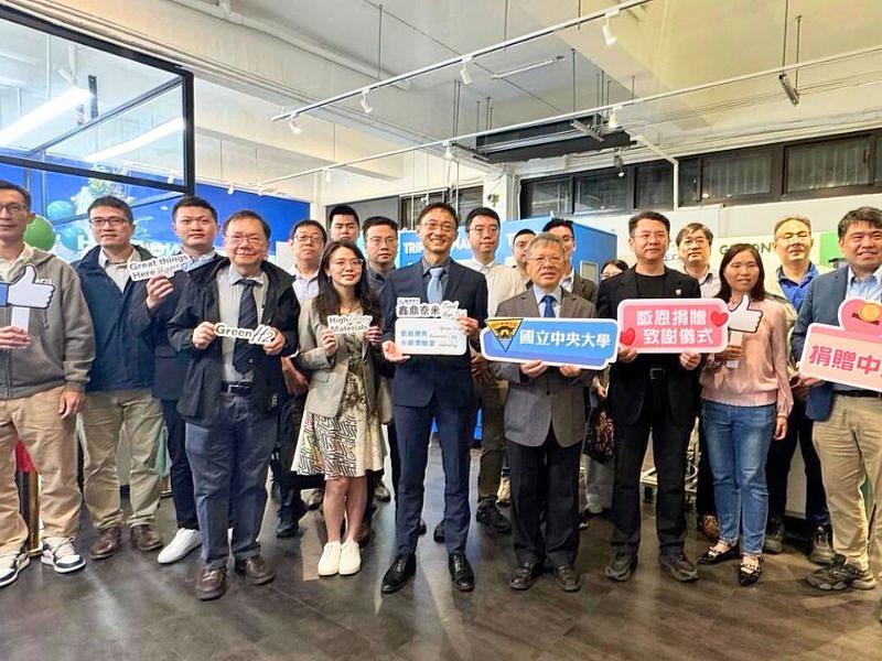 實驗室在真實海水電解領域表現亮眼,已成功組裝高效水電解系統,並穩定運行超過一千小時。