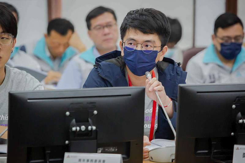 委員們共提出11項提案及多項臨時動議，議題涵蓋交通改善、社會福利、文化創意推動及基礎建設等多元面向