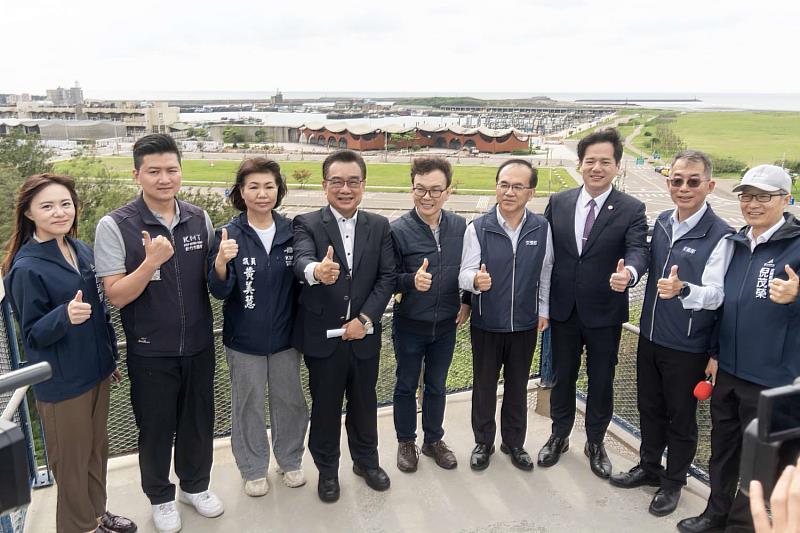 立法院交通委員會至新竹市南寮地區考察交通建設大合照