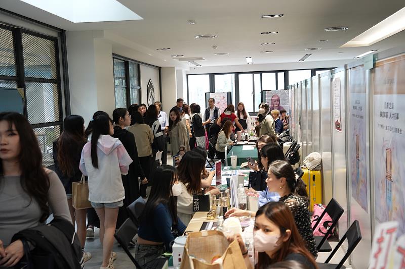 嘉藥粧品就業實習媒合會500職缺助學生職涯起飛