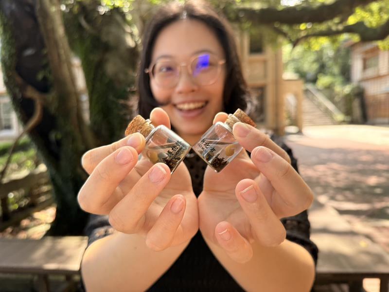 參加淘金體驗即可將淘金瓶瓶帶回家
