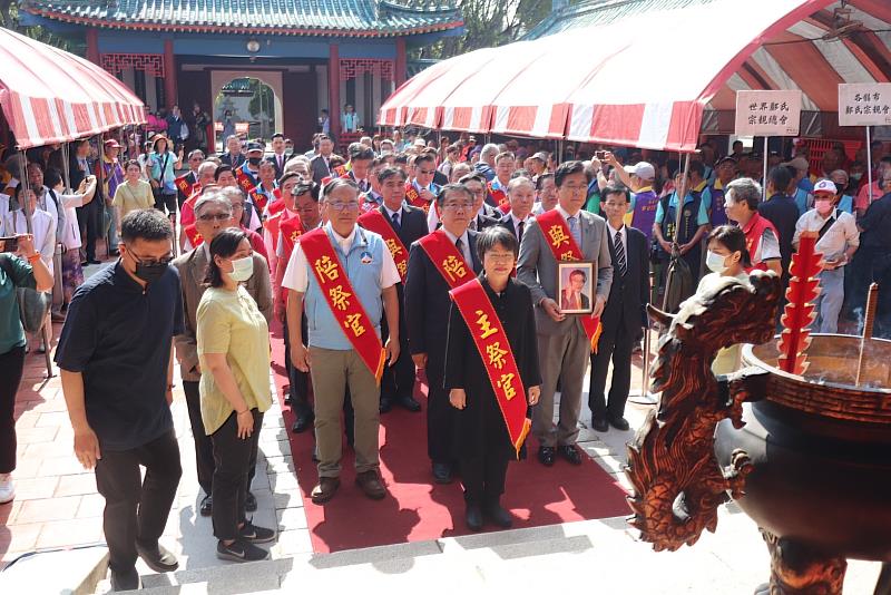 鄭成功中樞祭典由內政部長劉世芳擔任主祭，臺南市長黃偉哲與金門副縣長李文良陪祭，文化局代理局長林韋旭、日本平戶市親善訪問團及海內外鄭成功後裔共同與祭，典禮莊嚴肅穆