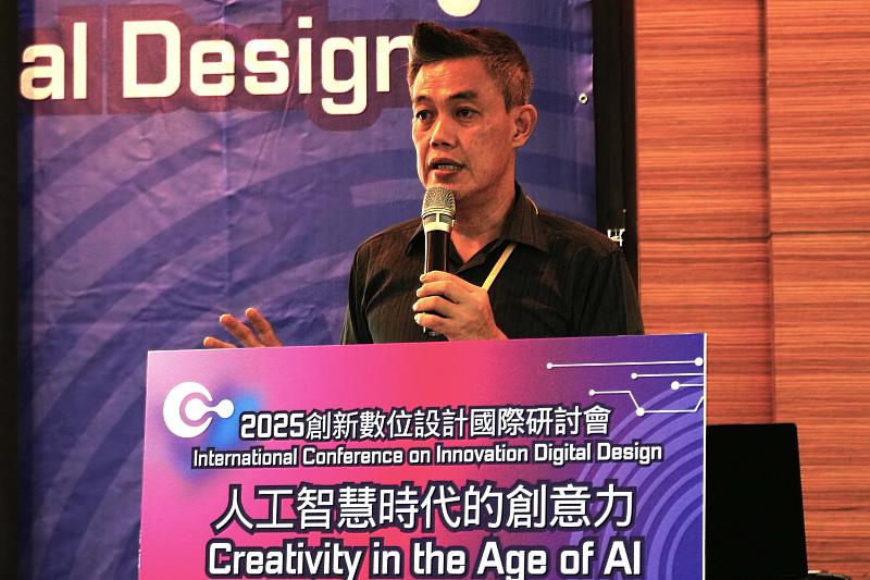 第二位主講者是馬來西亞拉曼大學助理教授 Dr. Aloysius Yapp,深入探討了「元宇宙:人工智慧與沉浸式科技在文化保存的應用」主題。