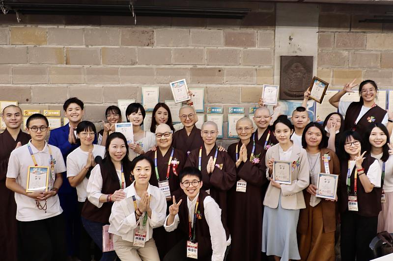5、學習四期教育分享您的感受，大家一起快樂成佛。（靈鷲山佛教教團提供）