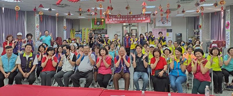 世代攜手共感共融大合照