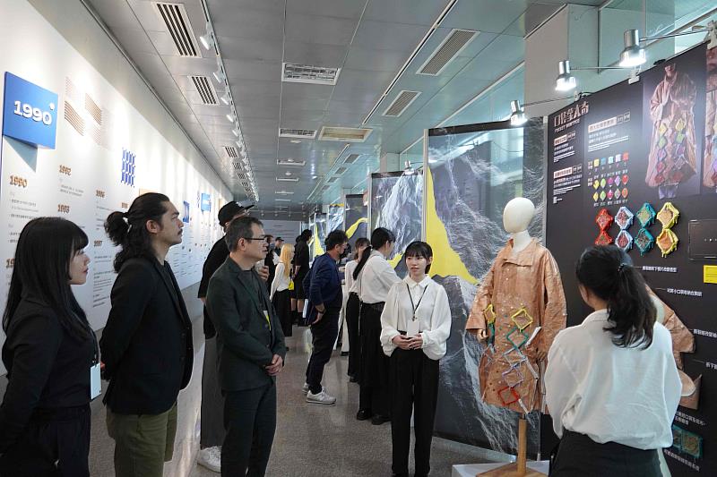 2025臺科大設計系畢業展邀請業界設計師及校內外觀眾蒞臨參觀，感受新銳設計師們融合創意與永續理念的展品。