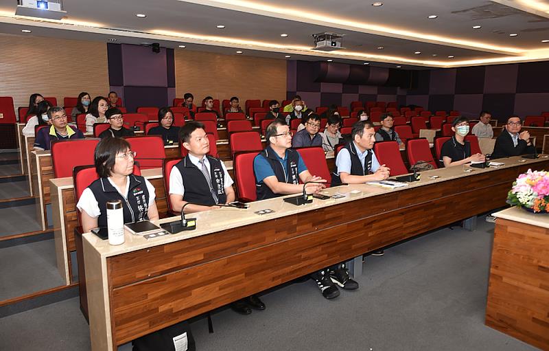 文化大學受肯定打造房價指數平台，逢甲大學與台中地政局聯合參訪取經。