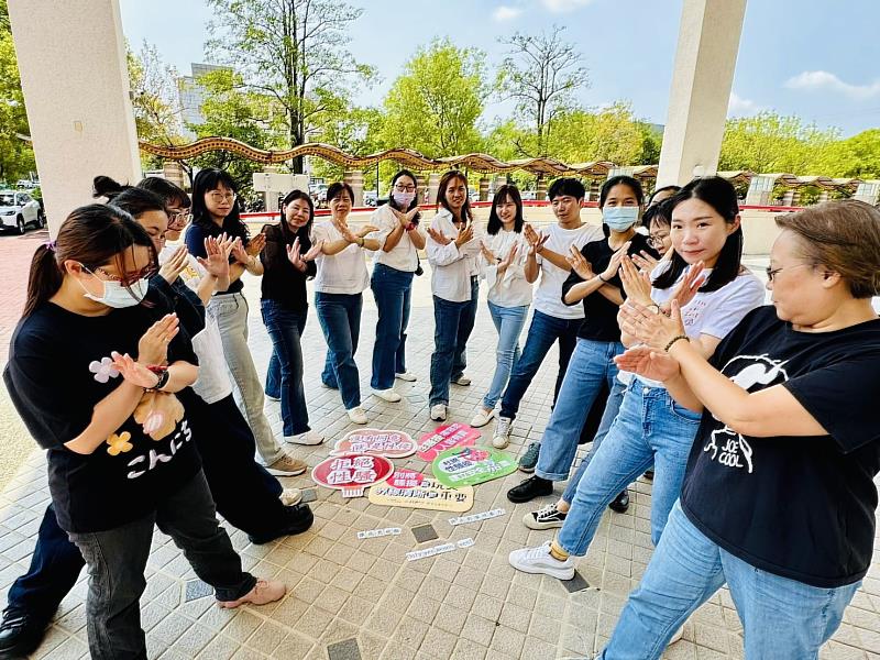 嘉義縣社會局「用丹寧發聲，跳出拒絕的力量！」