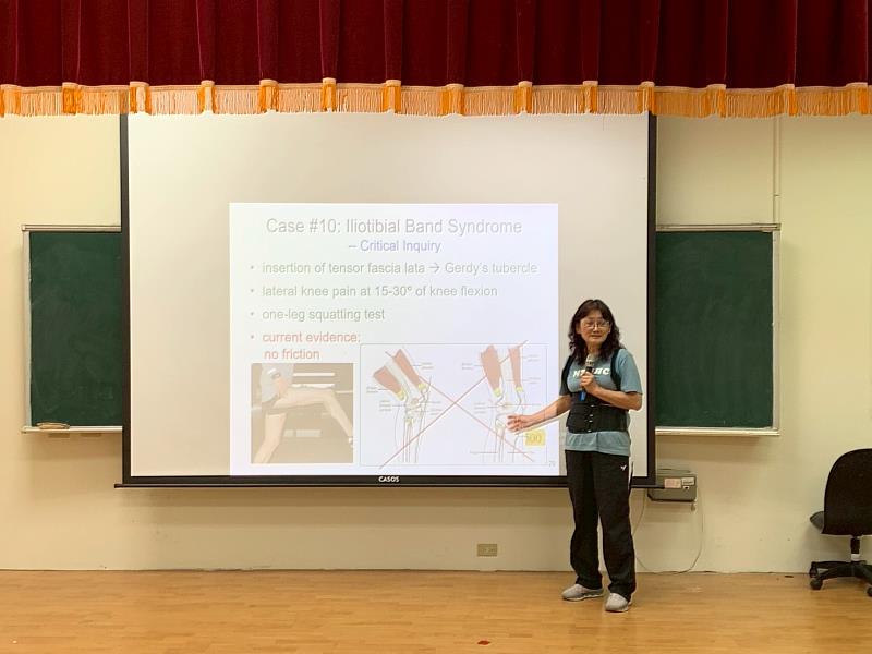 國訓中心醫療防護與體能處長柴惠敏，分享她在國際賽事與臨床實務中的相關經歷。