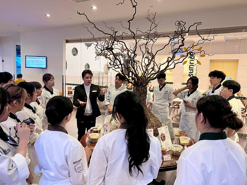 At-Sunrice廚藝學院介紹各種食材再利用的產品,使開平餐飲學生對餐飲永續有更豐富的想像。開平餐飲學校/提供
