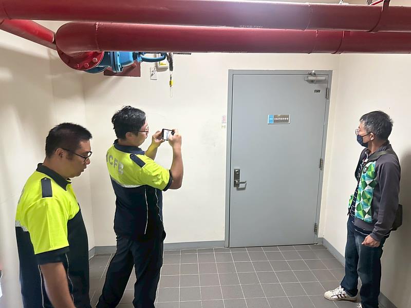 市府稽查晶品城建築物安全。