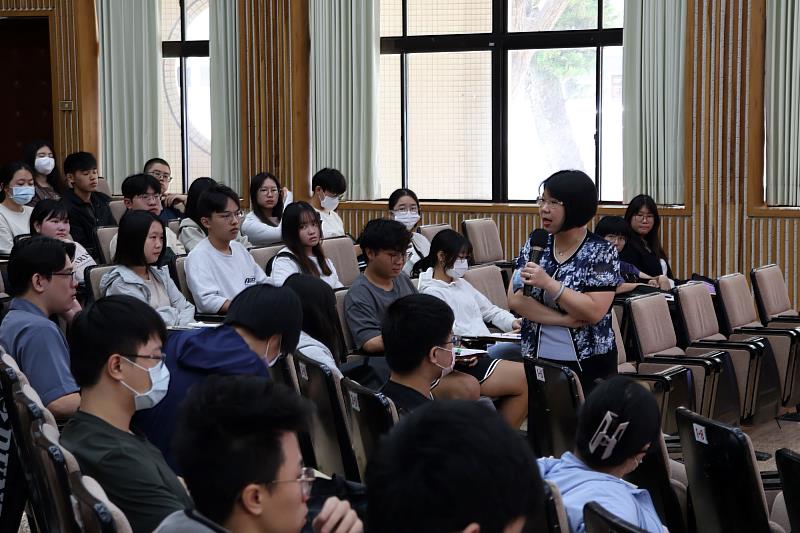 南大通識中心本次演講精彩內容引發同學對國際情勢的熱烈討論,認識到臺灣在全球政治與經濟架構中的關鍵角色