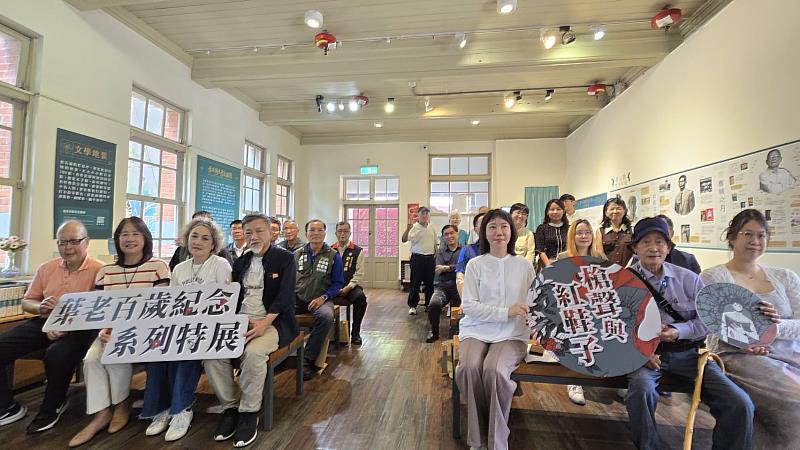 走進葉石濤的文學時光，百年紀念特展「槍聲與紅鞋子」5月臺南登場。