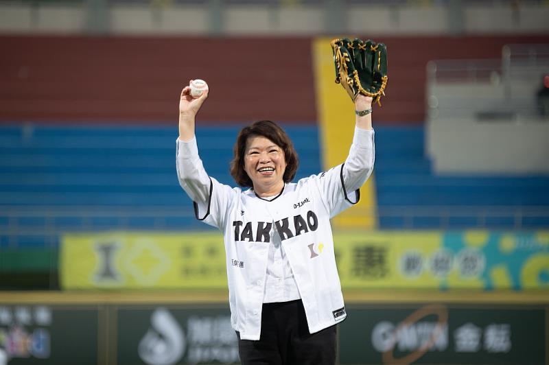 黃敏惠市長為今日賽事開球