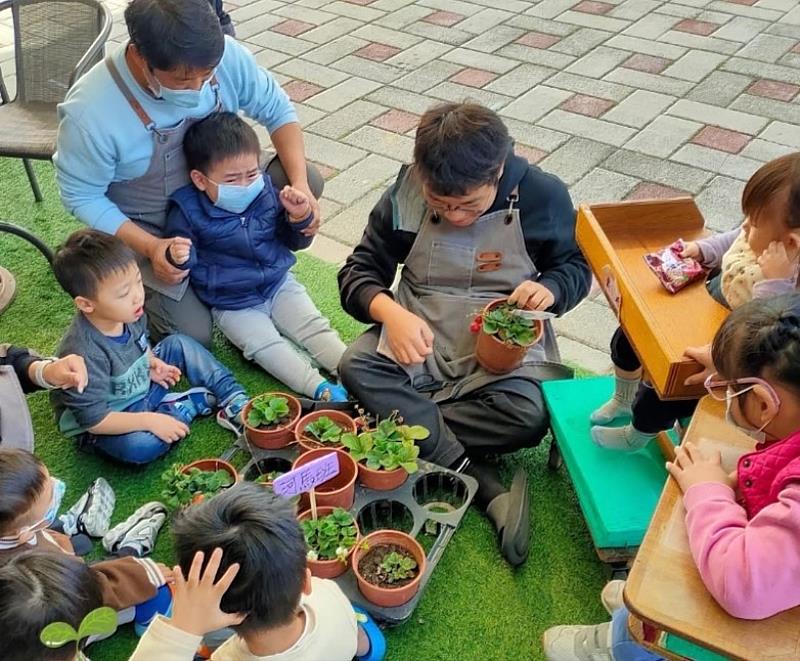 嘉義市率先全國推動久任補助與晉階機制 穩定專業人力 提升身障服務品質