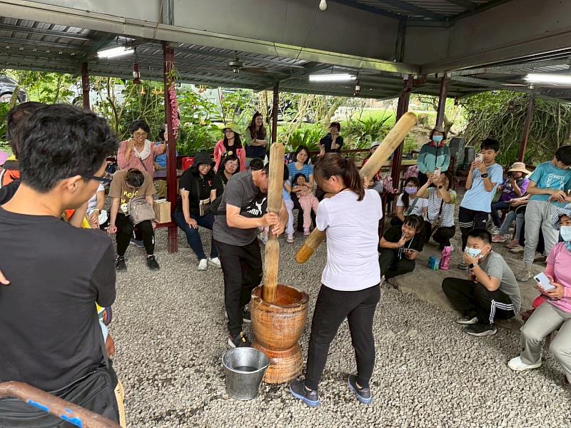 臺東歡慶母親節 舉辦「媽媽森呼吸！臺東Let's Go！」鸞山部落健走活動