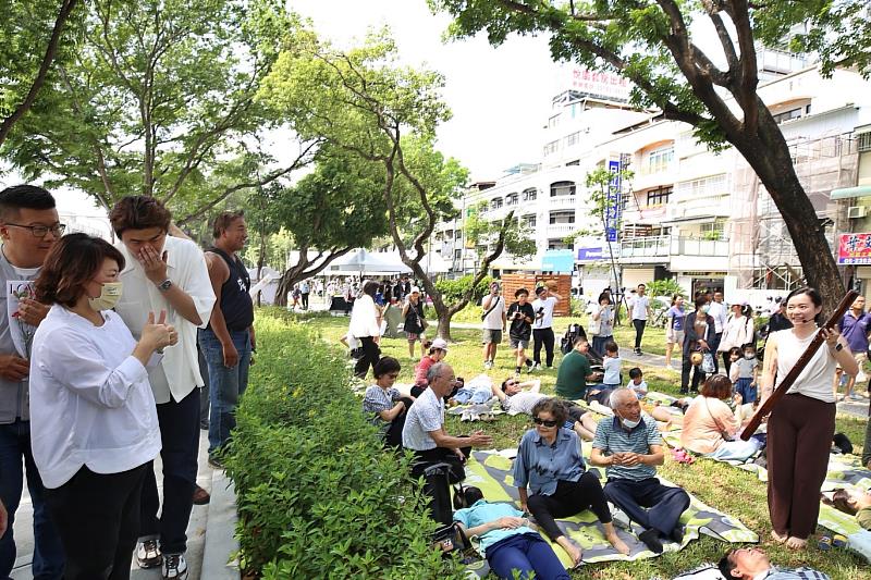 市長巡攤