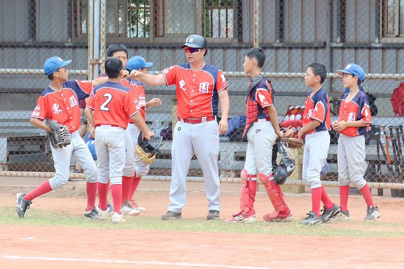 竹市東園國小棒球隊勇奪亞軍再創佳績