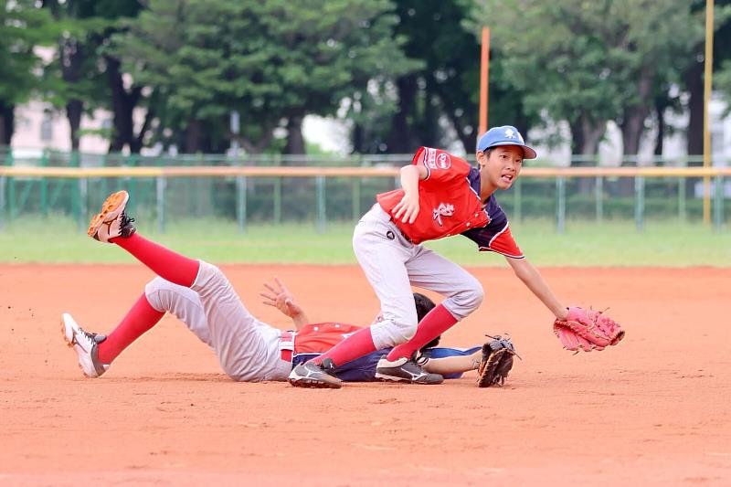 竹市東園國小棒球隊勇奪亞軍再創佳績